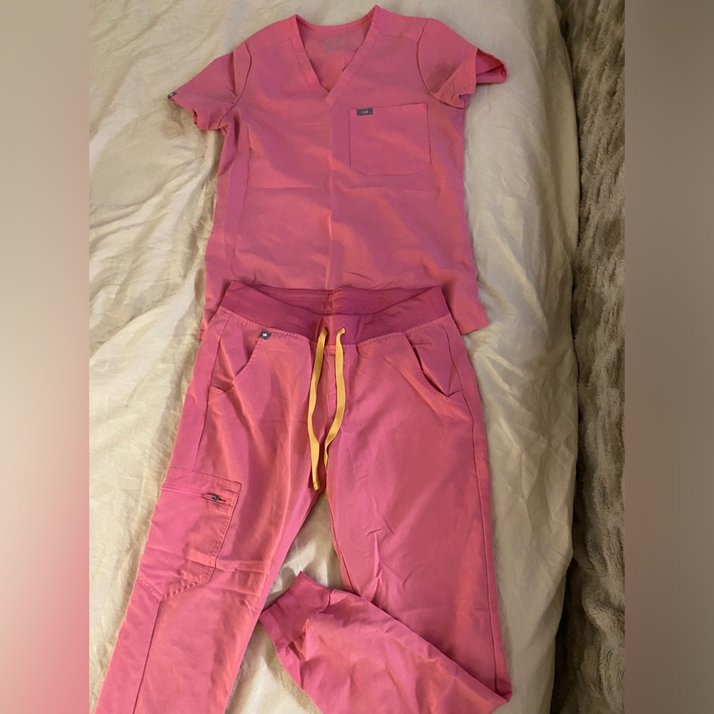 Figs joggers set top xs bottoms small